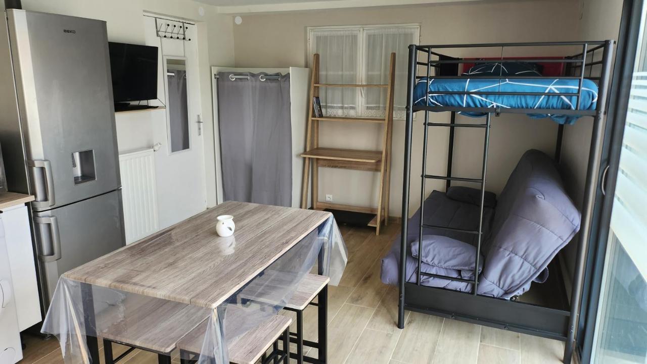 Ferienwohnung Studio 3 Personnes Avec Piscine Sainte-Soulle Exterior foto